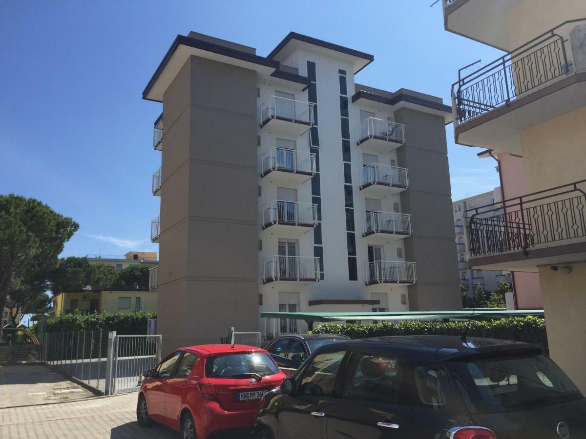 Residence Alba D'Oro - Genius 10 - Solo Famiglie E Coppie Lido di Jesolo Dış mekan fotoğraf